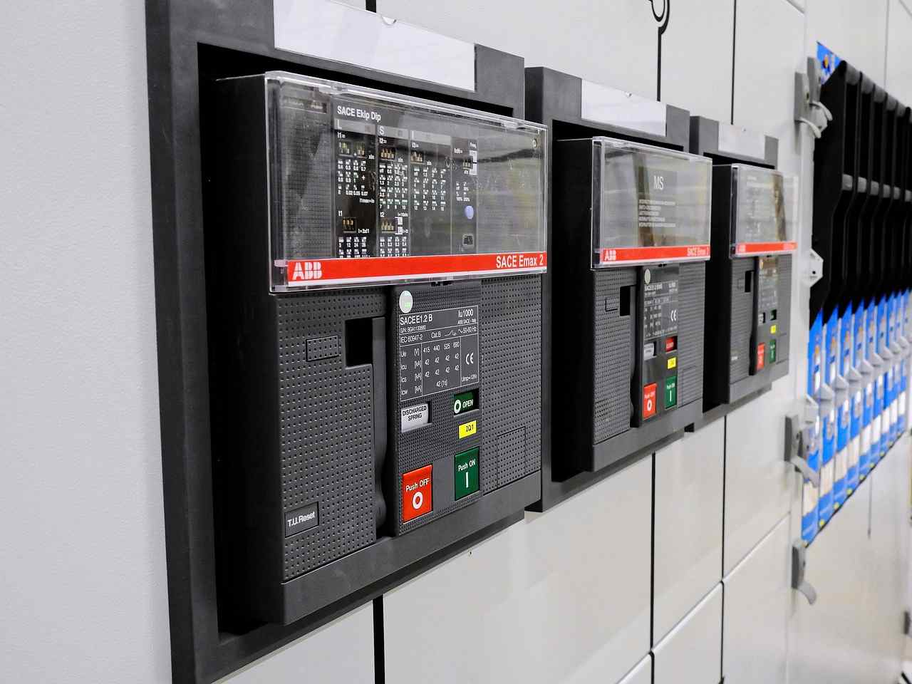 Przemysłowa instalacja elektryczna Warszawa